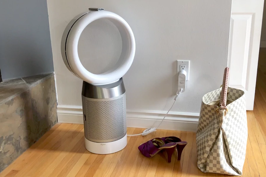 Discover the Dyson DP04 Purifier in action, filtering air